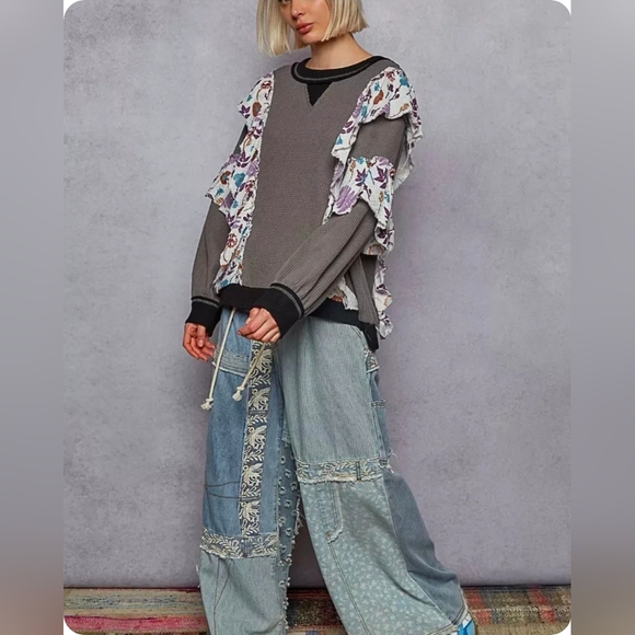 NEW!!! POL Floral Ruffle Gray Sweater, Sz Large, NWT - Picture 3 of 4